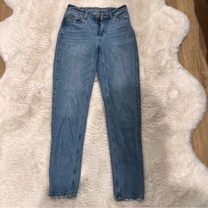 American eagle mom jeans